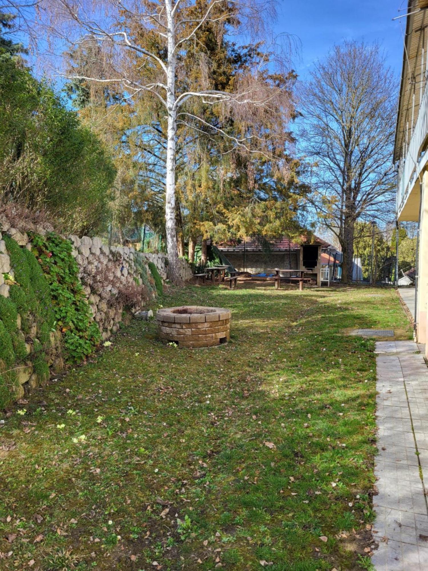 Kismano Apartman Orfű Buitenkant foto